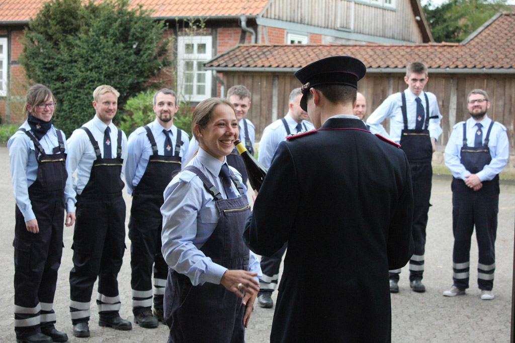 Mehr über den Artikel erfahren Truppmannlehrgang 2019 – Brandbekämpfung, Hilfeleistung und Seelsorge – perfekt geschult