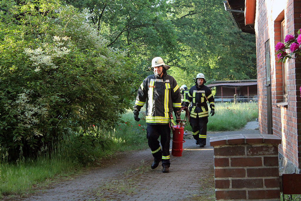 Mehr über den Artikel erfahren Brennender Unrat in Drögenbostel
