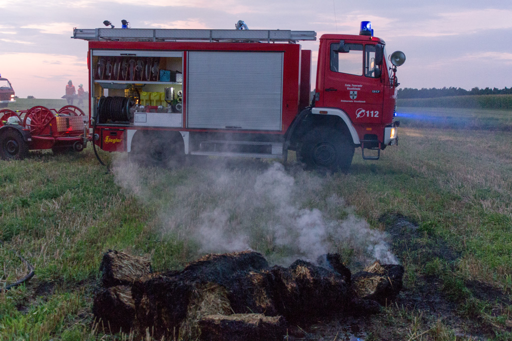 Read more about the article Strohballenbrände in Visselhövede und Jeddingen