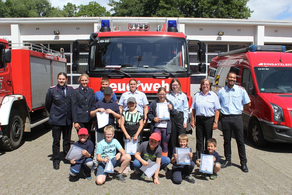 Read more about the article Little Firefighters erhalten „Brandflöhe“