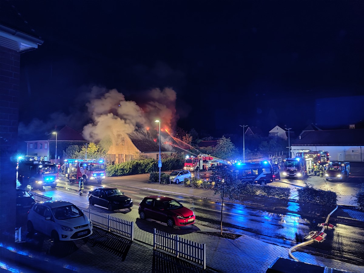 Read more about the article Einfamilienhaus fällt Flammen zum Opfer