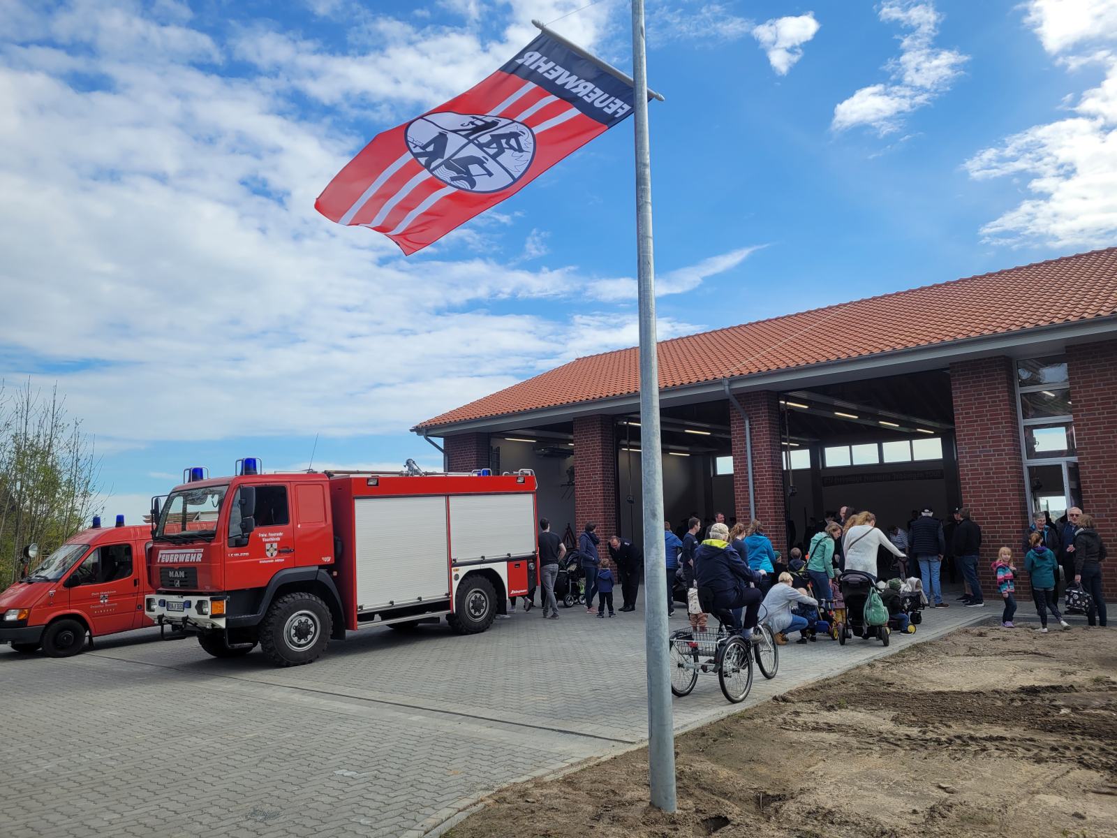 Read more about the article Feuerwehr Jeddingen bezieht neues Feuerwehrhaus