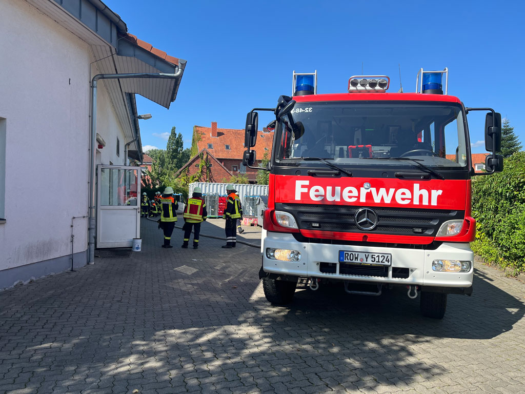 Mehr über den Artikel erfahren Technischer Defekt löst Brandmeldeanlage in Verbrauchermarkt aus
