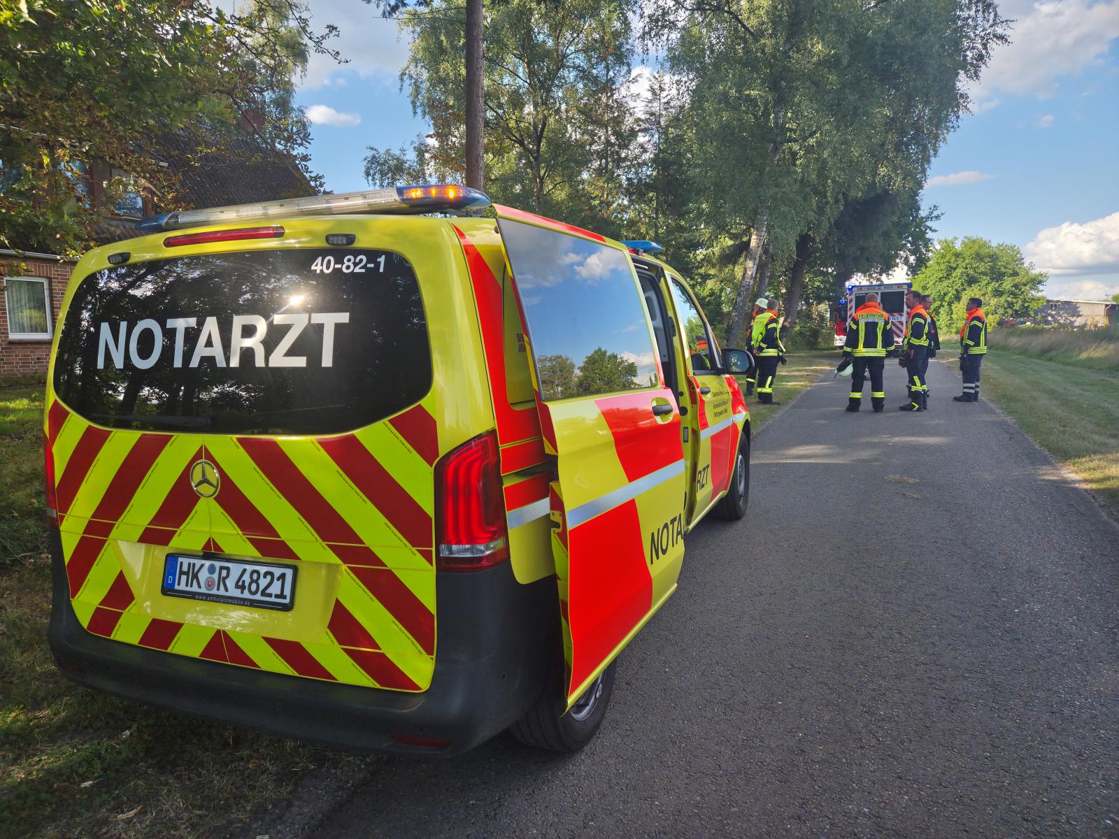 Mehr über den Artikel erfahren Feuerwehr muss Tür in Hiddingen öffnen