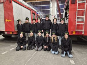 Mehr über den Artikel erfahren Jeddinger-Löschdrachen sagen Danke für Warnwesten und Mützen