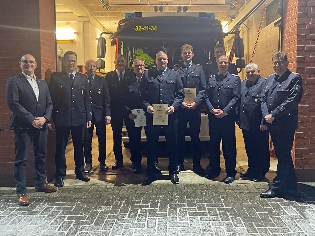 Mehr über den Artikel erfahren Feuerwehr Nindorf stellt sich neu auf – Rückhalt für Ortsbrandmeister Lüdemann und Stellvertretenden Tekath deutlich spürbar