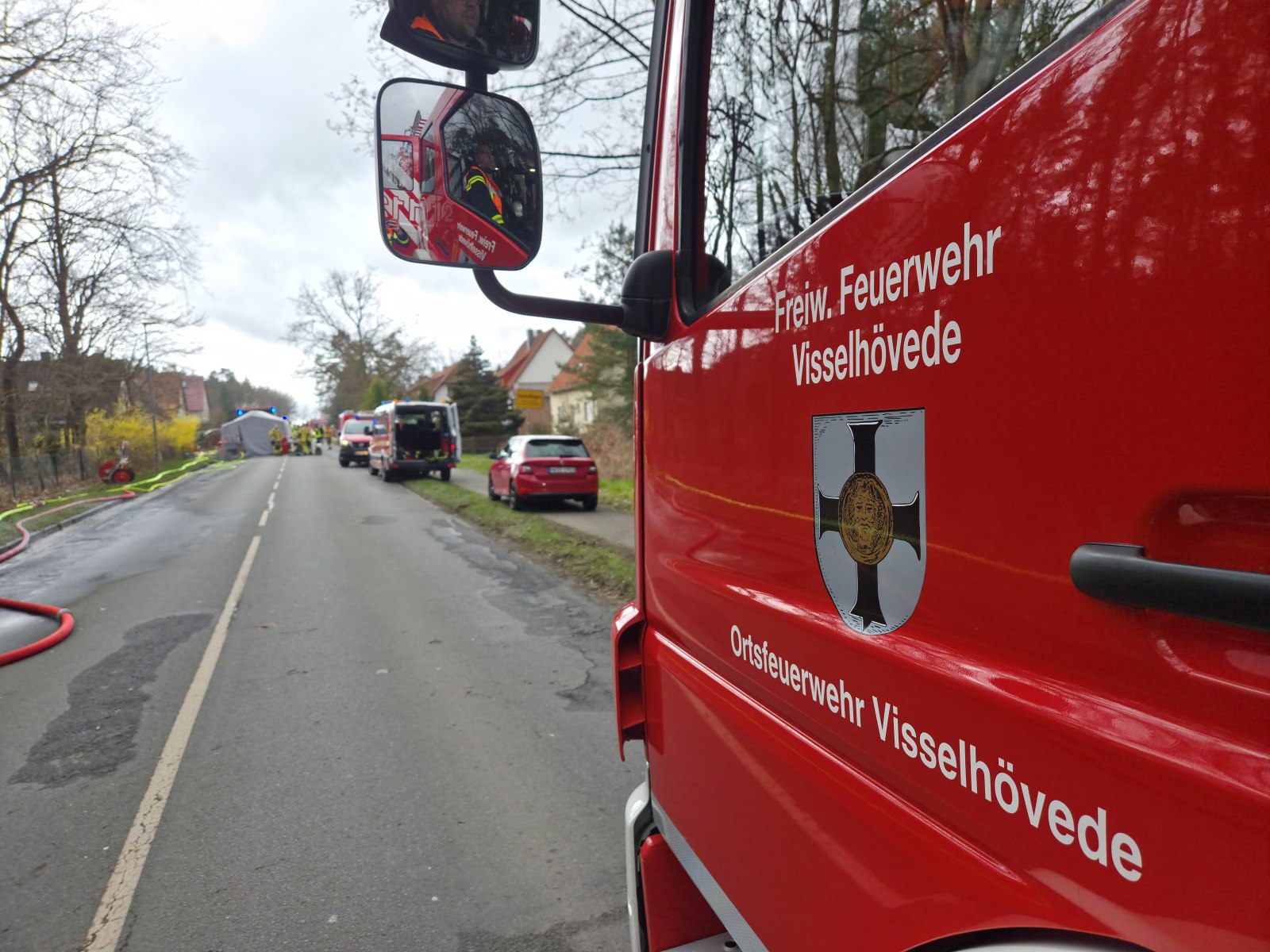 Mehr über den Artikel erfahren Visselhöveder AGT unterstützen Einsatzkräfte bei Brand in Honerdingen