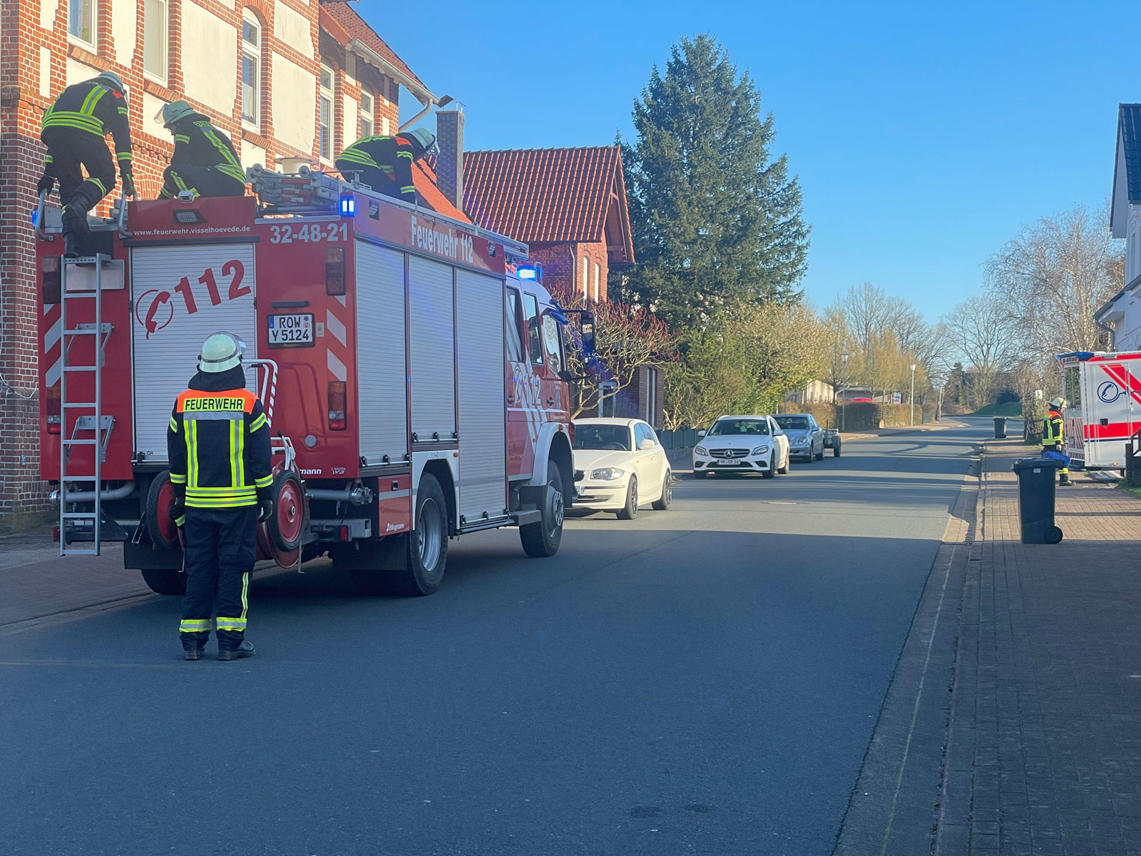 Mehr über den Artikel erfahren Aufmerksamer Essens-Lieferdienstbote gibt Anlass zur Alarmierung