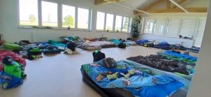 Mehr über den Artikel erfahren Jeddinger Löschdrachen übernachten im Feuerwehrhaus